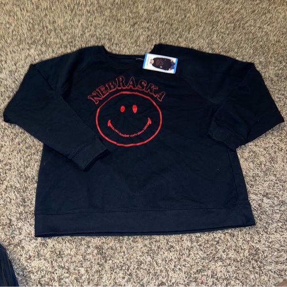 State of Mind Tops - State of Mine Women’s Black Nebraska Smile Logo Sweatshirt Large Emoji